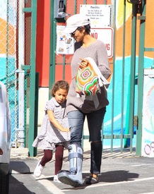 Halle Berry picks up Nahla from school in L.A. 22.2.2012_06.jpg