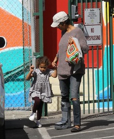 Halle Berry picks up Nahla from school in L.A. 22.2.2012_22.jpg