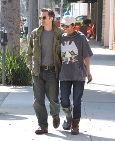 Halle Berry visits a medical building in Beverly Hills 2.3.2012_03.jpg