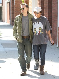 Halle Berry visits a medical building in Beverly Hills 2.3.2012_06.jpg