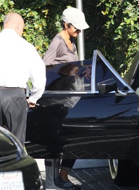 Halle Berry visits a medical building in Beverly Hills 2.3.2012_19.jpg