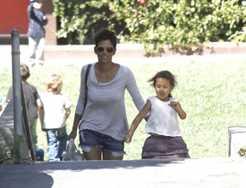 Halle Berry picks up her daughter Nahla from school in L.A. 9.3.2012_01.jpg
