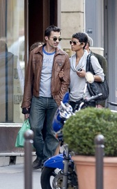Halle Berry strolls through Paris 18.3.2012_03.jpg