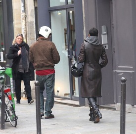 Halle Berry pictured in Paris on a motorbike 19.3.2012_17.jpg