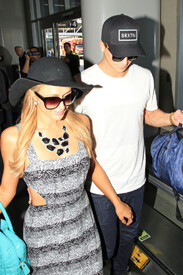 parishilton032113_12.jpg
