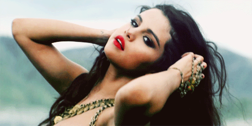 Selena Gomez2129.gif