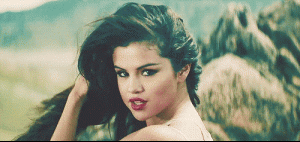 Selena Gomez2130.gif