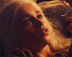 Emilia Clarke0734.gif