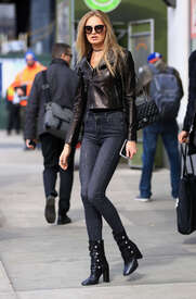 Romee-Strijd-i-Skinny-Jeans--09.jpg