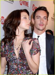 17074_jonathan_rhys_meyers_tudors_premiere_09_122_181lo.jpg