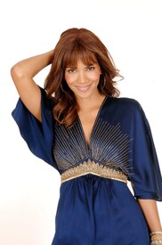 HalleBerry_StudioPhotoshootinParis_November_2008_17.jpg