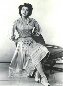 34462_ava_gardner_the_celebrity_city_8690_122_143lo.jpg