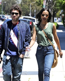 Tikipeter_Zoe_Saldana_leaves_a_meeting_in_Beverly_Hills_008.jpg