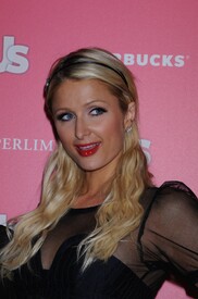 celebrity_paradise.com_Paris_Hilton_hot_47.jpg