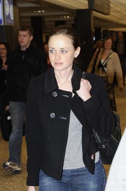 Alexis-Bledel_Fantasy-HQ (1).jpg