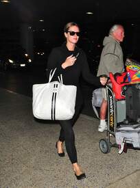 Nicky Hilton_Lands_At_LAXAirport014.jpg
