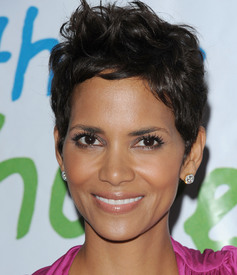 HalleBerry2011JenesseSilverRoseAuctionAndGala_03.jpg