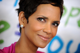 HalleBerry2011JenesseSilverRoseAuctionAndGala_06.jpg