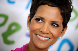 HalleBerry2011JenesseSilverRoseAuctionAndGala_113.jpg