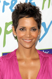 HalleBerry2011JenesseSilverRoseAuctionAndGala_140.jpg