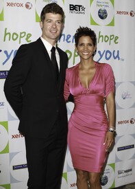 HalleBerry2011JenesseSilverRoseAuctionAndGala_152.jpg