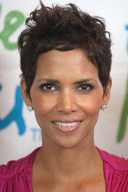HalleBerry2011JenesseSilverRoseAuctionAndGala_154.JPG