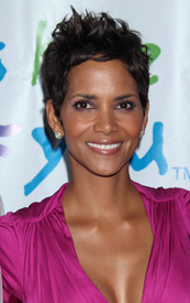 HalleBerry2011JenesseSilverRoseAuctionAndGala_36.jpg