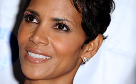 HalleBerry2011JenesseSilverRoseAuctionAndGala_65.jpg
