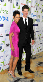 HalleBerry2011JenesseSilverRoseAuctionAndGala_68.jpg