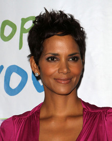 HalleBerry2011JenesseSilverRoseAuctionAndGala_86.jpg