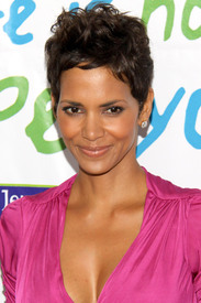 HalleBerry2011JenesseSilverRoseAuctionAndGala_190.jpg