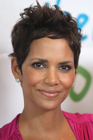 HalleBerry2011JenesseSilverRoseAuctionAndGala_211.JPG
