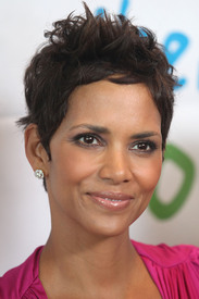 HalleBerry2011JenesseSilverRoseAuctionAndGala_229.JPG