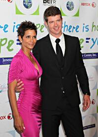 HalleBerry2011JenesseSilverRoseAuctionAndGala_240.jpg