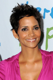 HalleBerry2011JenesseSilverRoseAuctionAndGala_281.jpg