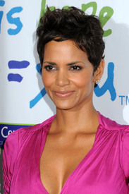 HalleBerry2011JenesseSilverRoseAuctionAndGala_308.jpg