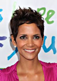 HalleBerry2011JenesseSilverRoseAuctionAndGala_316.jpg