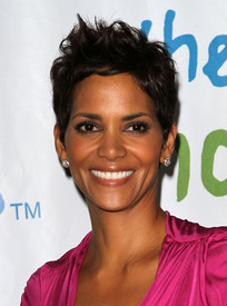 HalleBerry2011JenesseSilverRoseAuctionAndGala_318.jpg