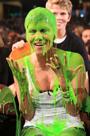 Halle Berry attends at Nickelodeon_'s 25th annual Kids_' Choice Awards 31.3.2012_09.jpg