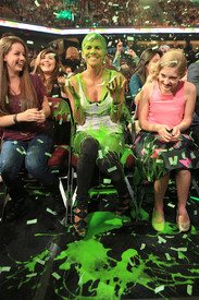 Halle Berry attends at Nickelodeon_'s 25th annual Kids_' Choice Awards 31.3.2012_14.jpg