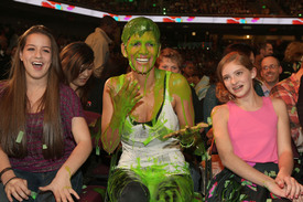 Halle Berry attends at Nickelodeon_'s 25th annual Kids_' Choice Awards 31.3.2012_17.jpg