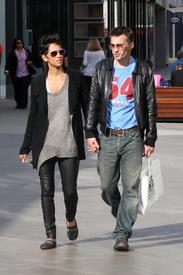 Halle Berry shopping at Westfield Mall in Century City 5.4.2012_06.jpg