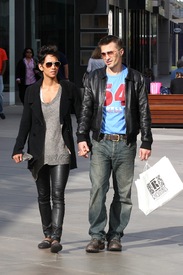 Halle Berry shopping at Westfield Mall in Century City 5.4.2012_07.jpg