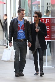 Halle Berry shopping at Westfield Mall in Century City 5.4.2012_11.jpg