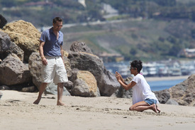 Halle Berry at the beach in Malibu 7.4.2012_04.jpg