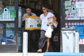 Halle Berry shops at Petco 6.4.2012_05.jpg