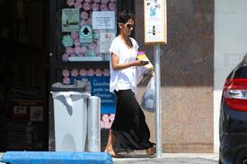 Halle Berry shops at Petco 6.4.2012_07.jpg