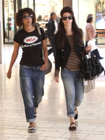 Halle Berry out shopping in Los Angeles 27.4.2012_03.jpg