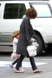 Halle Berry picks Nahla up from school in Los Angeles 15.2012_01.jpg