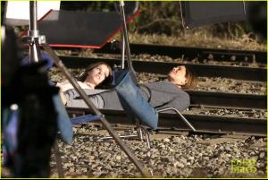 jennifer-aniston-anna-kendrick-get-emotional-lying-on-train-tracks-for-cake-03.jpg